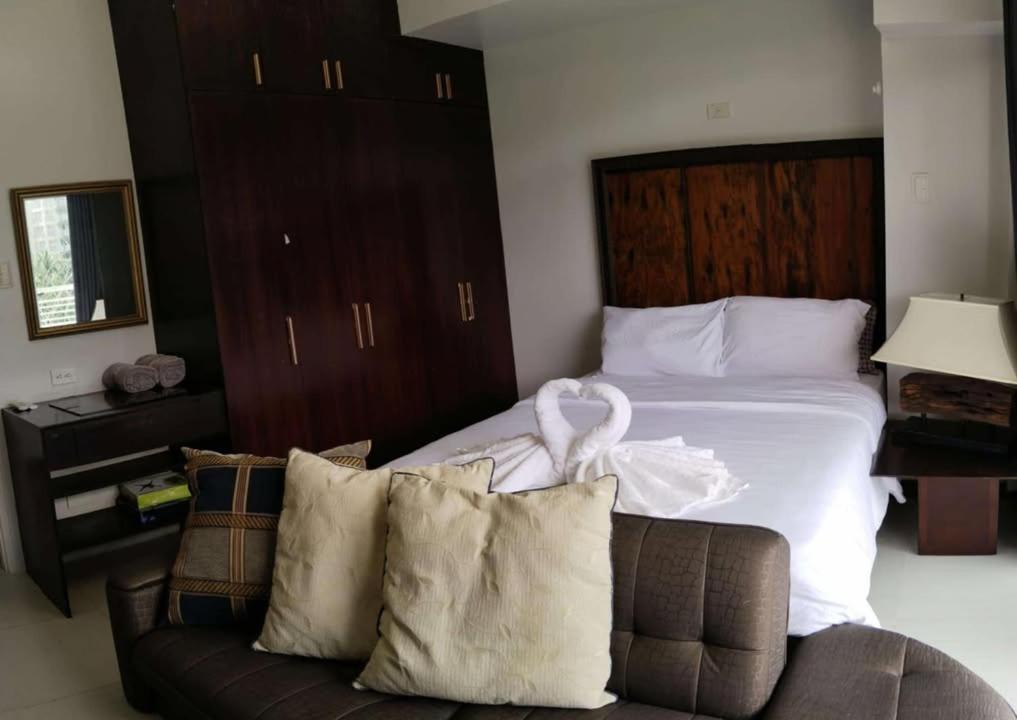 Pico De Loro Beach And Country Club Cutad Esterno foto
